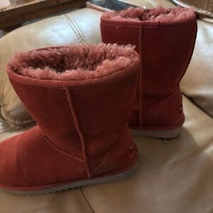 Kookaburra by UGG boots!